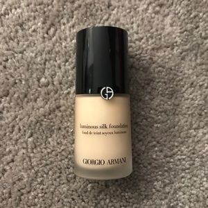 Giorgio Armani Luminous Silk Foundation